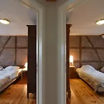 Lovely House With Much Luxury And Comfort Waimes