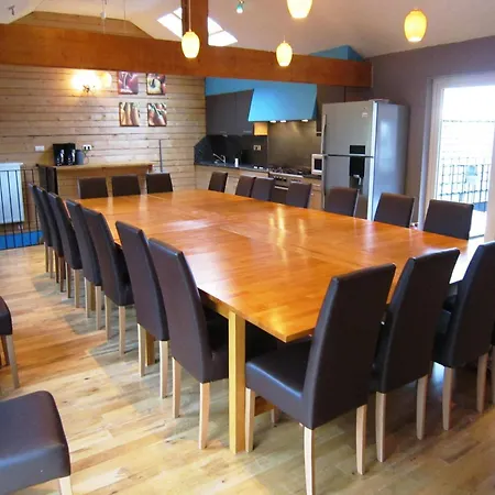 Дом отдыха Lovely House With Much Luxury And Comfort Вэм